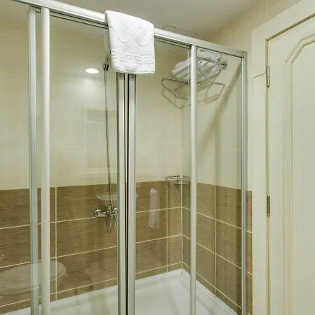 فندق Sherwood Premio 3*