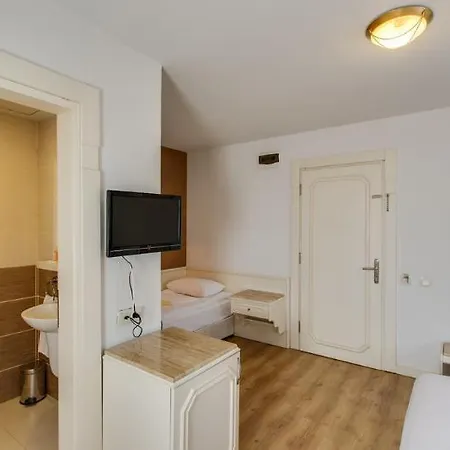 Hotel Sherwood Premio 3*